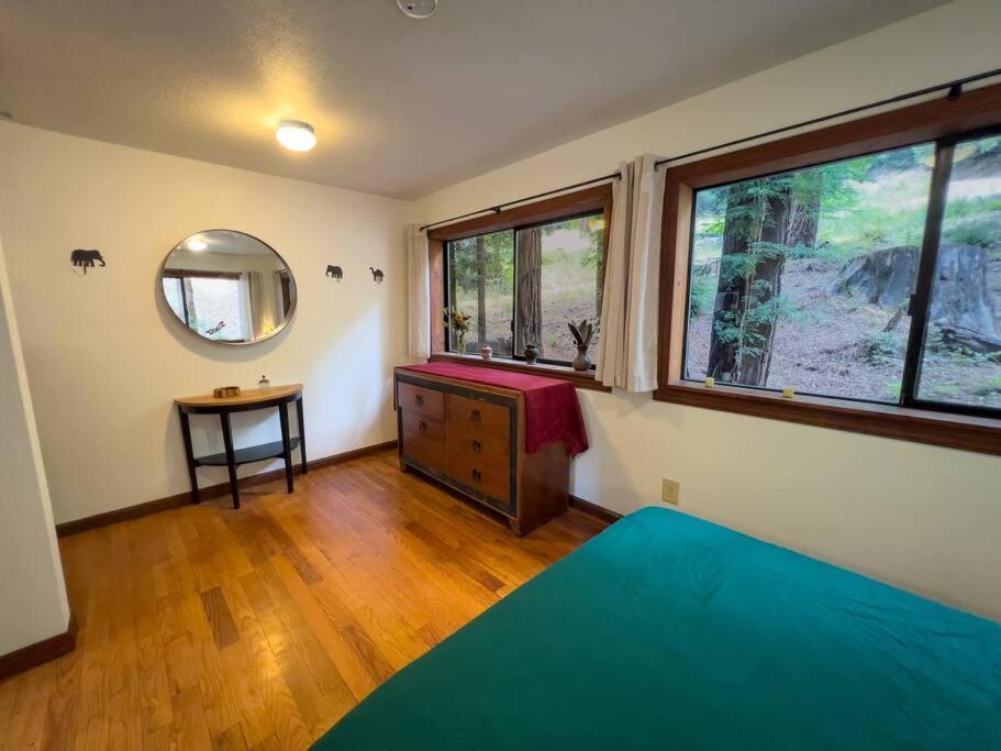 Little House In The Redwoods With A Hot Tub! Apartment Garberville Exterior foto