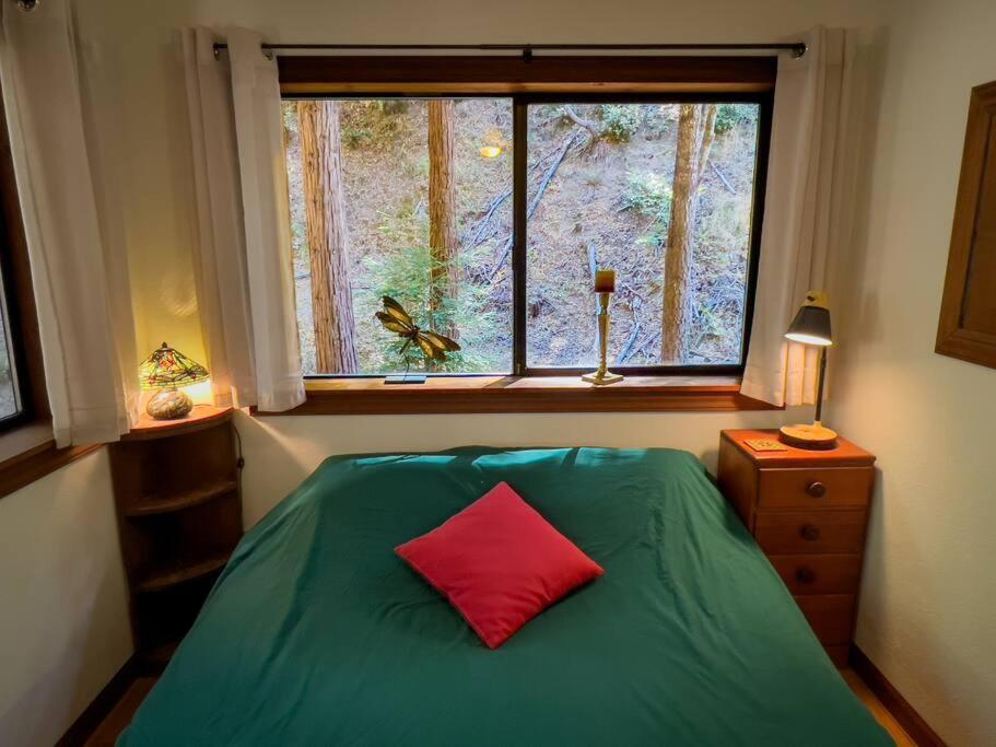 Little House In The Redwoods With A Hot Tub! Apartment Garberville Exterior foto